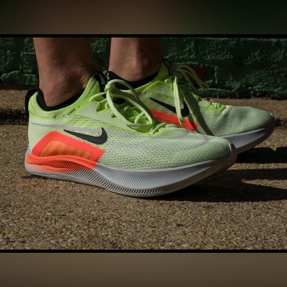 Nike Zoom Fly 4 Barely Volt - Picture 3 of 15